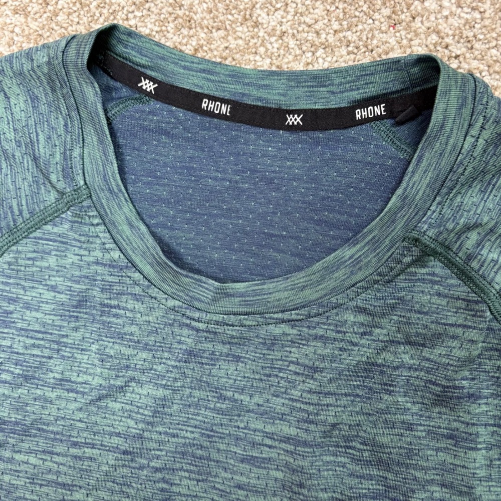 Rhone Reign Tech Short Sleeve Shirt Mens Large Mallard Green Heathered Workout